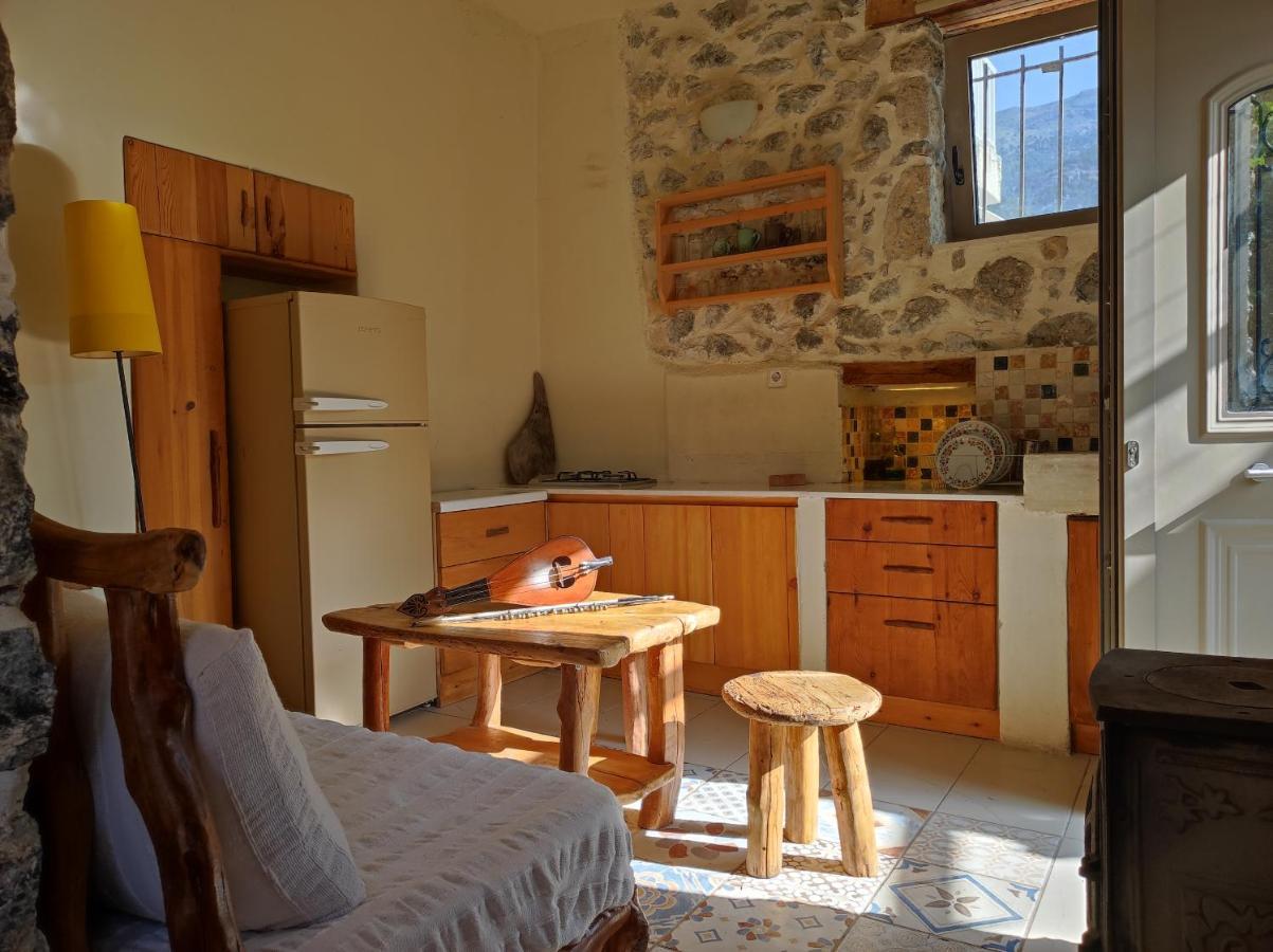 הוילה Kato Simi Kato Symi House מראה חיצוני תמונה